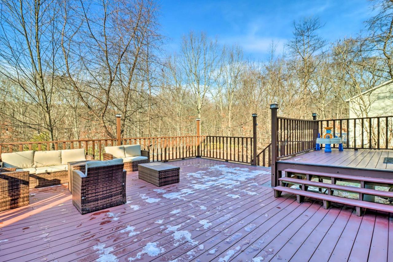 Spacious East Stroudsburg House Game Room And Yard! Exterior photo