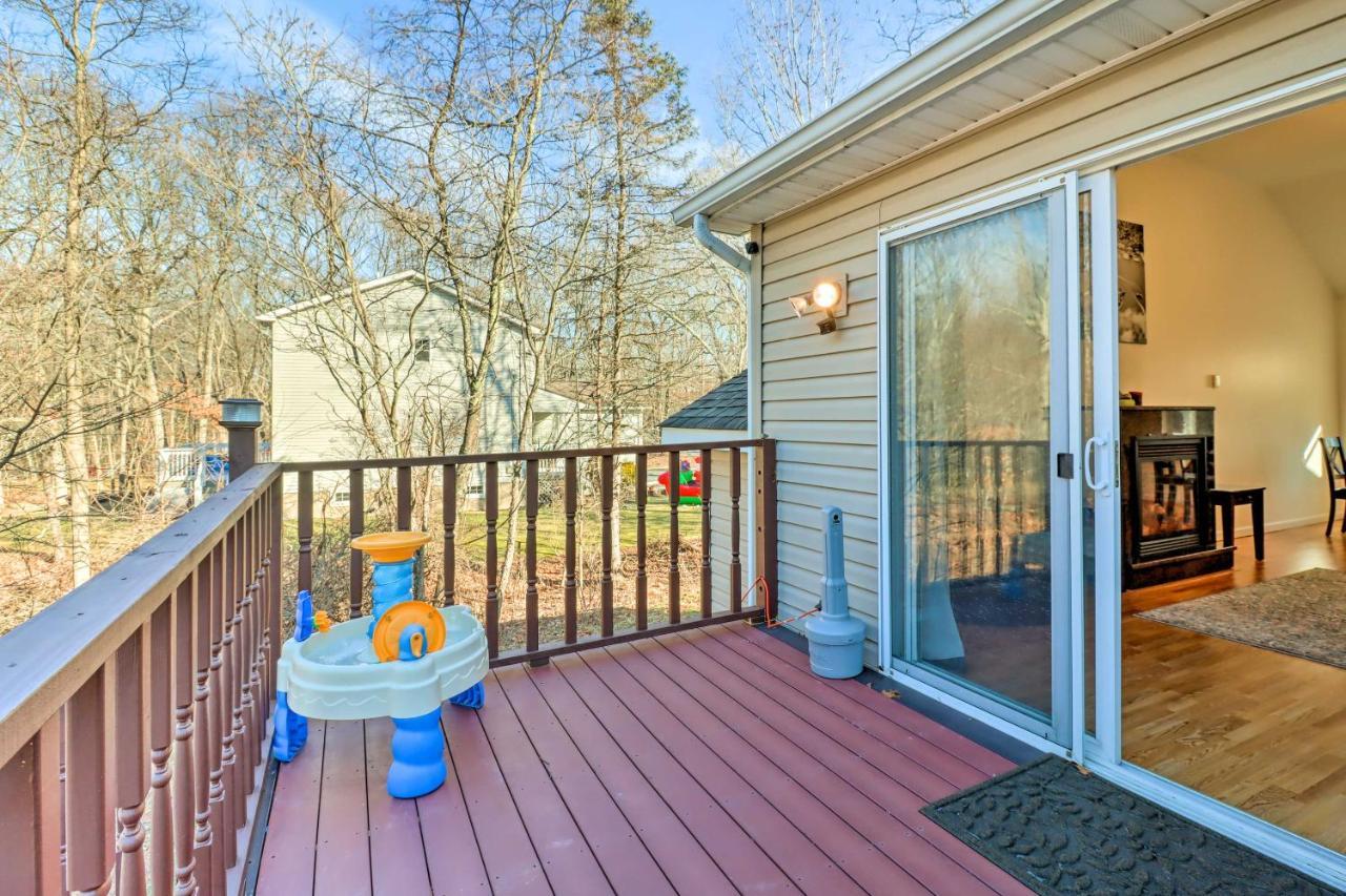 Spacious East Stroudsburg House Game Room And Yard! Exterior photo