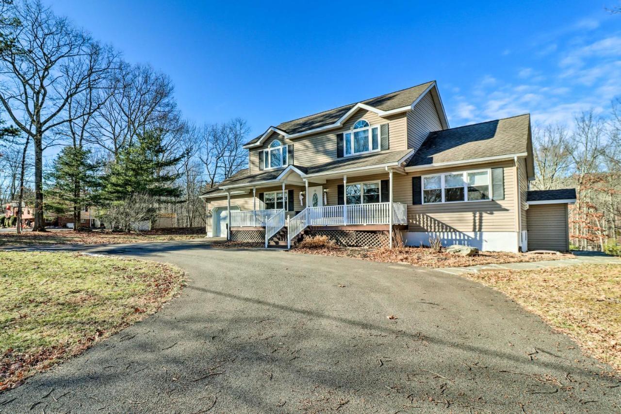 Spacious East Stroudsburg House Game Room And Yard! Exterior photo