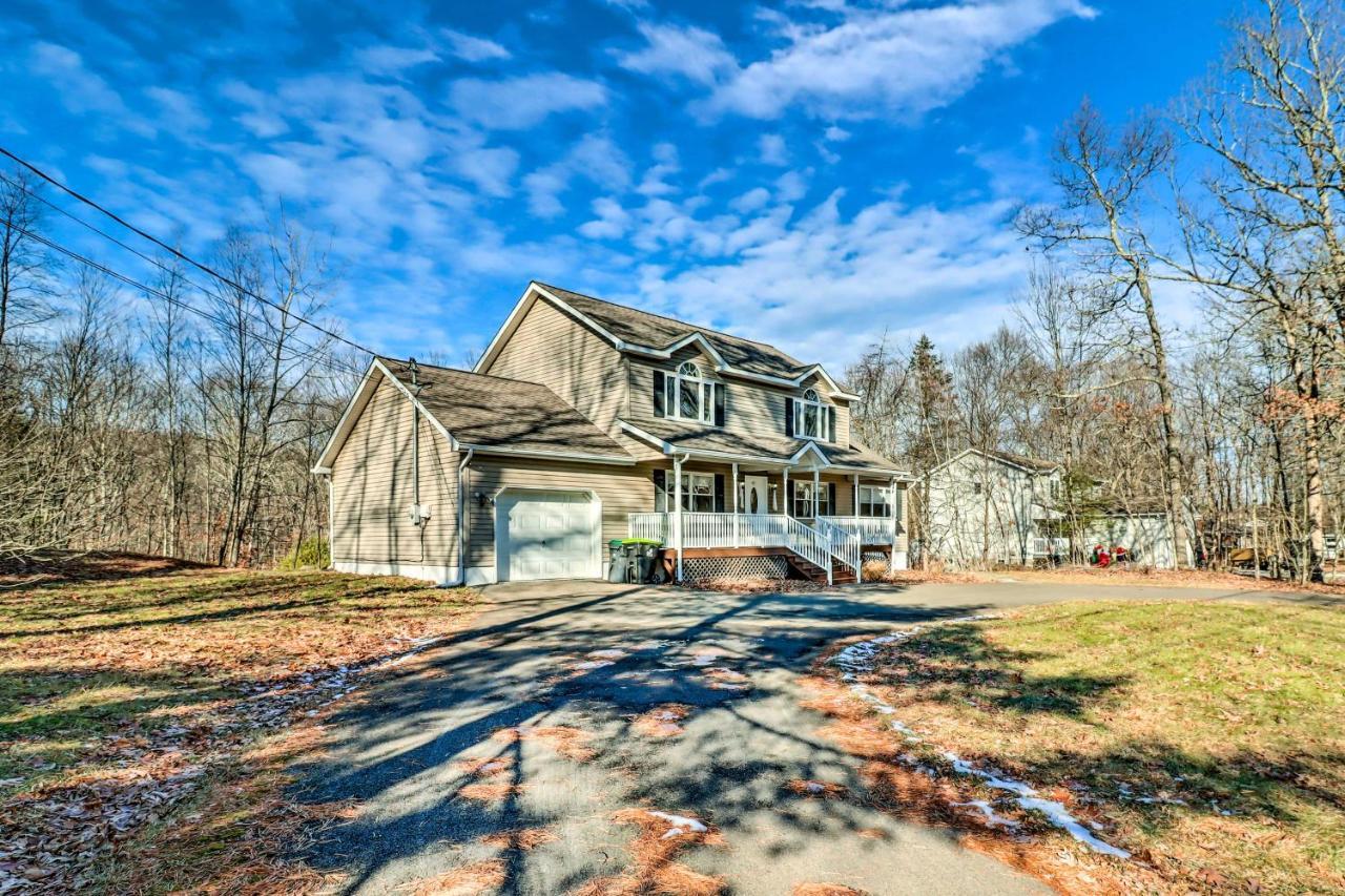 Spacious East Stroudsburg House Game Room And Yard! Exterior photo