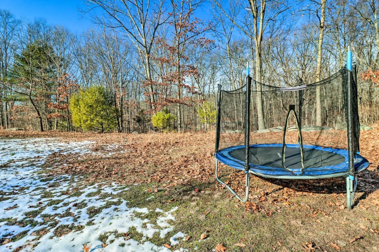 Spacious East Stroudsburg House Game Room And Yard! Exterior photo